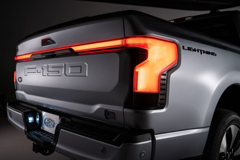2022-ford-f-150-lightning-209-1621455472.jpg