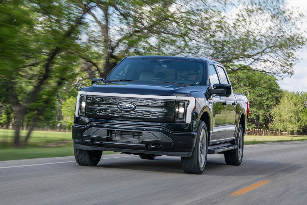 2022-ford-f-150-lightning-platinum-104-1652216817.jpg